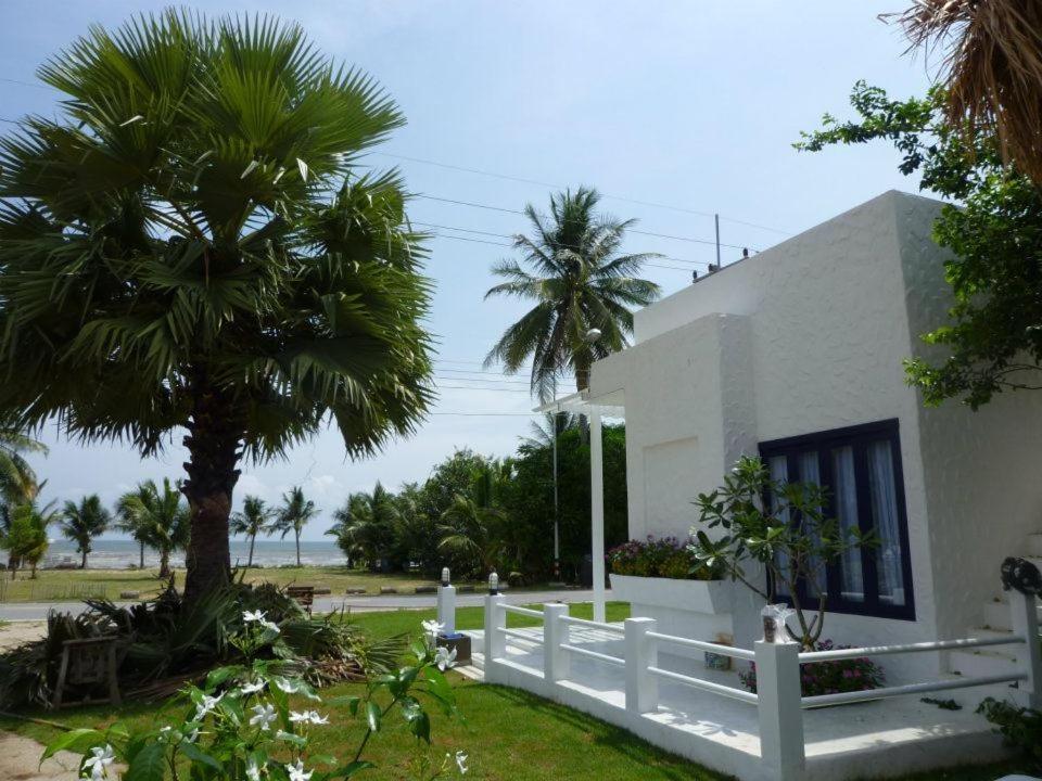 Laemsing Whitehouse Resort Laem Sing Zimmer foto